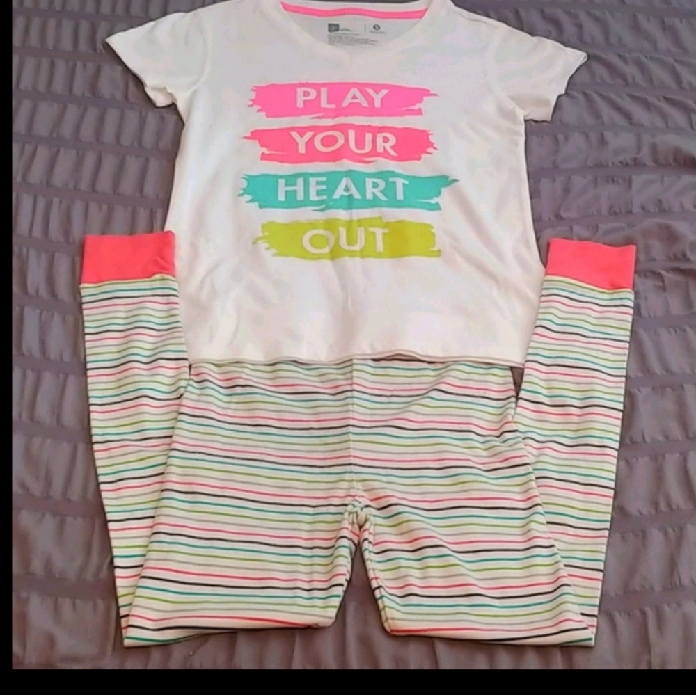 NWOT Xersion  girls Graphic T-Shirt